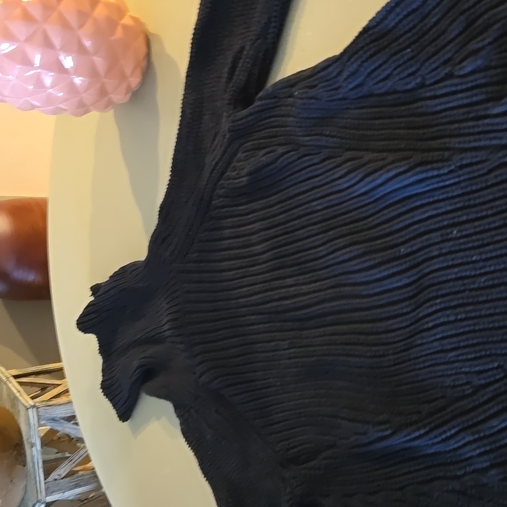 GOOD THREADS BLACK FLIMSY TURTLENECK SWEATER SIZE SMALL COZY GREAT MATERIAL EUC